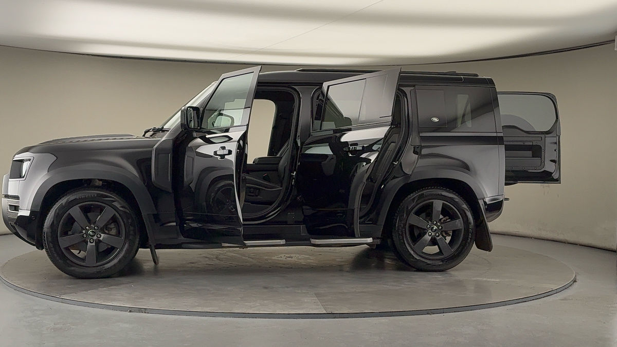 Used Land Rover Defender 110 2022 for sale - 76863670: Photo 47