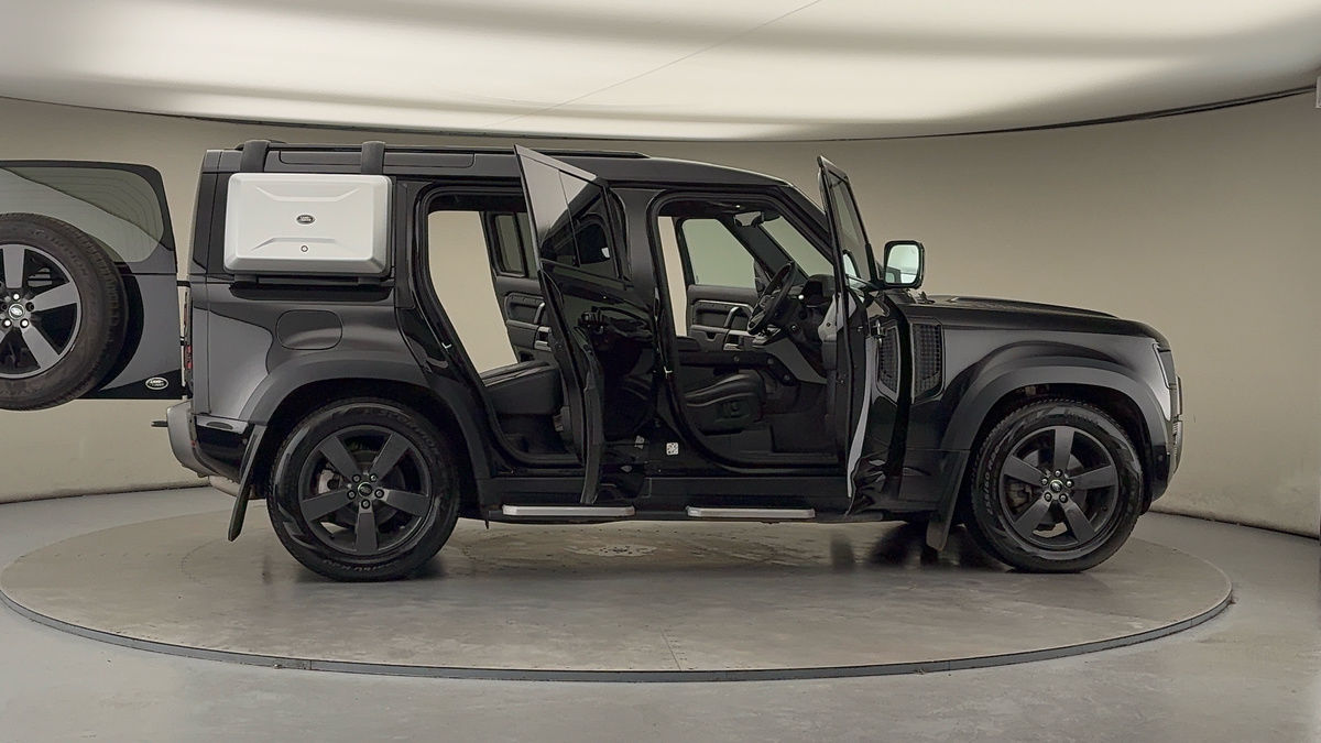 Used Land Rover Defender 110 2022 for sale - 76863670: Photo 56