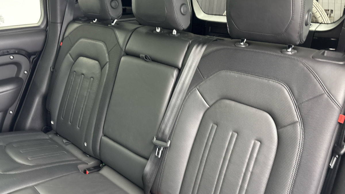 Used Land Rover Defender 110 2022 for sale - 76863670: Photo 8