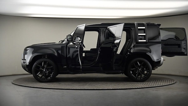 Used Land Rover Defender 110 2022 for sale - 75586748: Photo 51