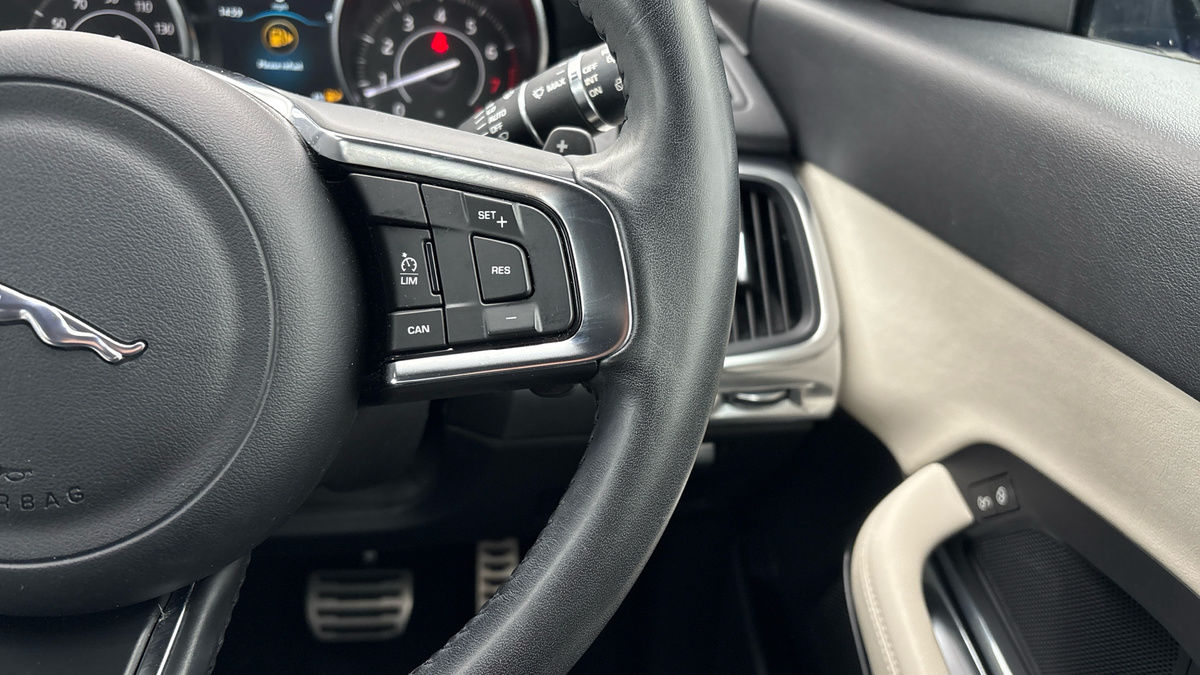 Used Jaguar E-Pace 2020 for sale - 77264178: Photo 14