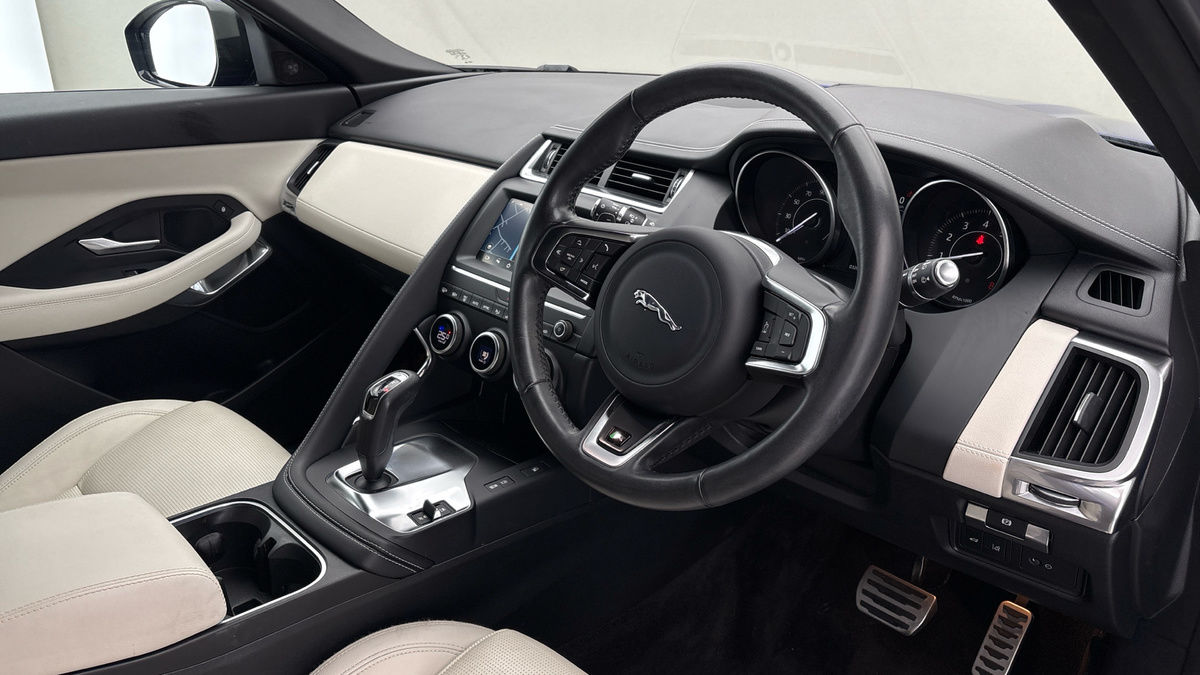 Used Jaguar E-Pace 2020 for sale - 77264178: Photo 5