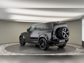 Used Land Rover Defender 110 2021 for sale - 75704602: Photo