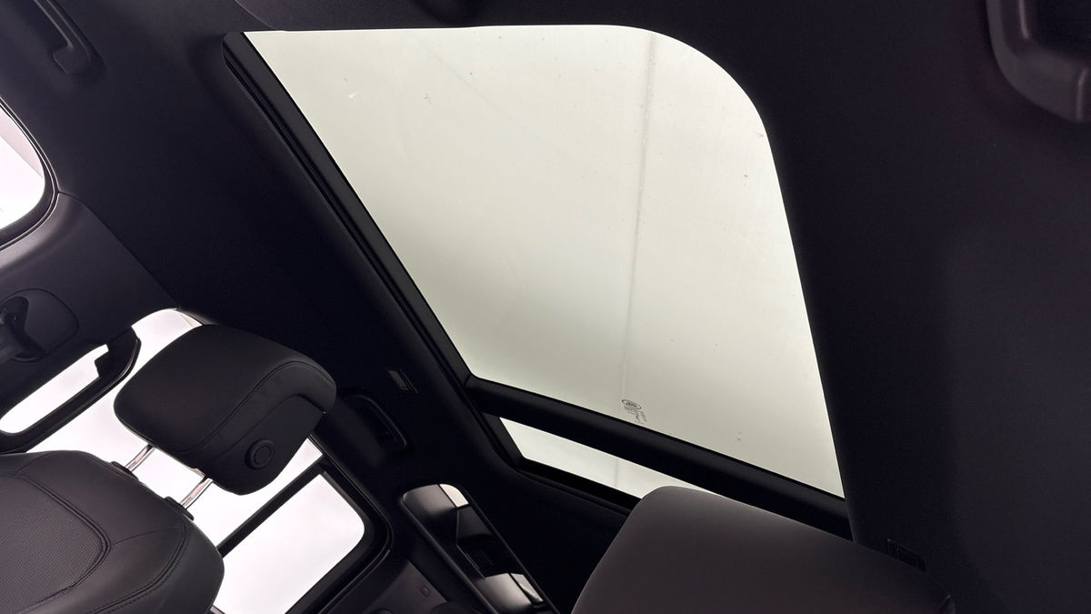 Used Land Rover Defender 110 2025 for sale - 76323908: Photo 12