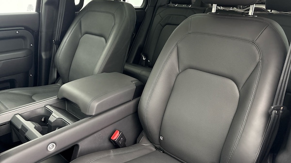 Used Land Rover Defender 110 2025 for sale - 76323908: Photo 14