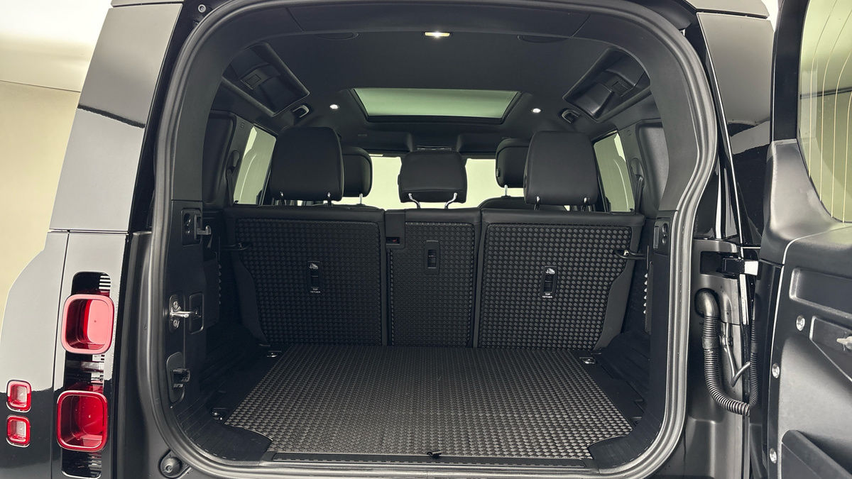 Used Land Rover Defender 110 2025 for sale - 76323908: Photo 21