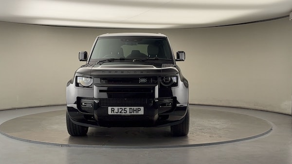 Used Land Rover Defender 110 2025 for sale - 76323908: Photo 5
