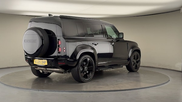 Used Land Rover Defender 110 2025 for sale - 76323908: Photo 77