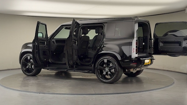 Used Land Rover Defender 110 2025 for sale - 76323908: Photo 88