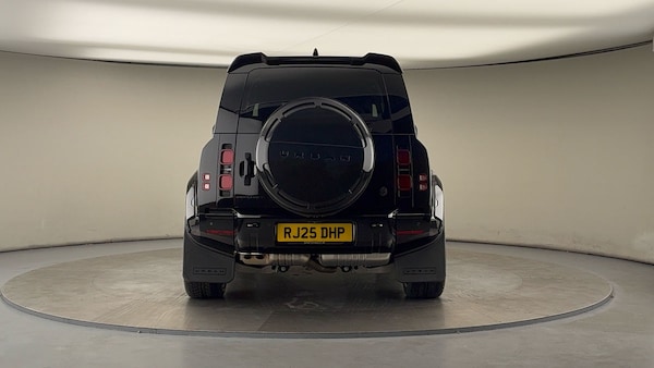Used Land Rover Defender 110 2025 for sale - 76323908: Photo 8