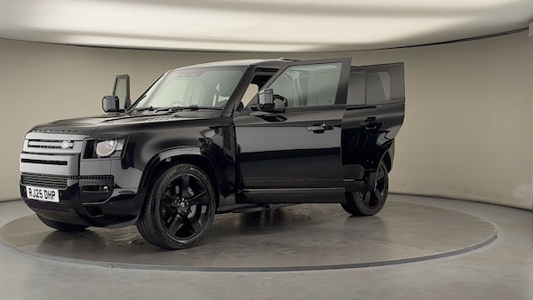 Used Land Rover Defender 110 2025 for sale - 76323908: Photo 96