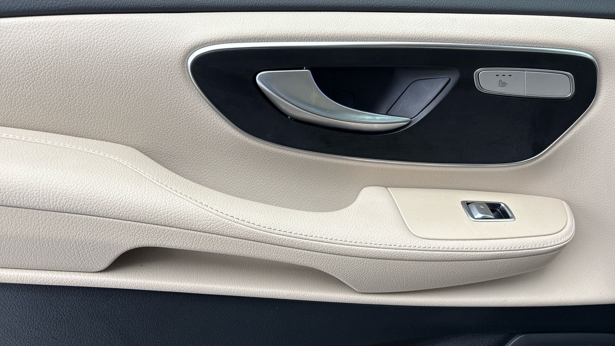 Used Mercedes-Benz V-Class 2025 for sale - 76304647: Photo 19