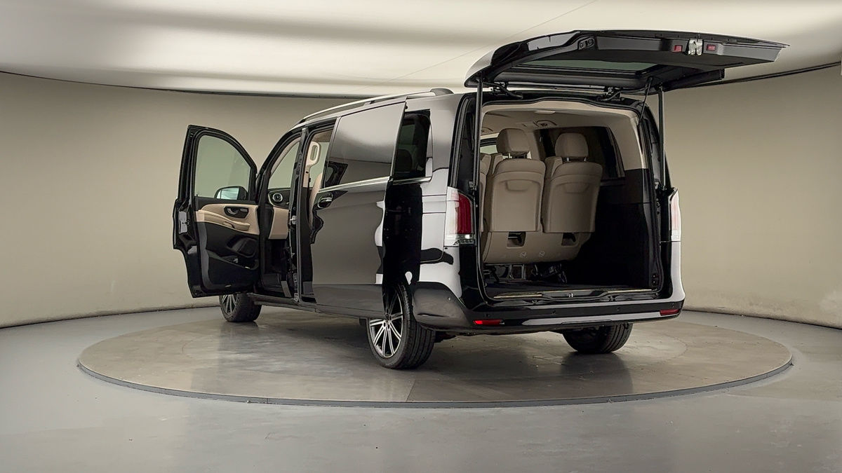 Used Mercedes-Benz V-Class 2025 for sale - 76304647: Photo 23