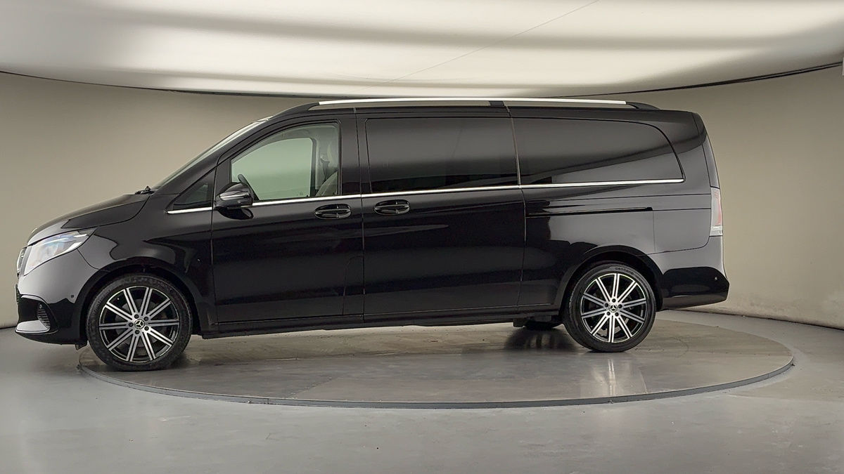 Used Mercedes-Benz V-Class 2025 for sale - 76304647: Photo 30