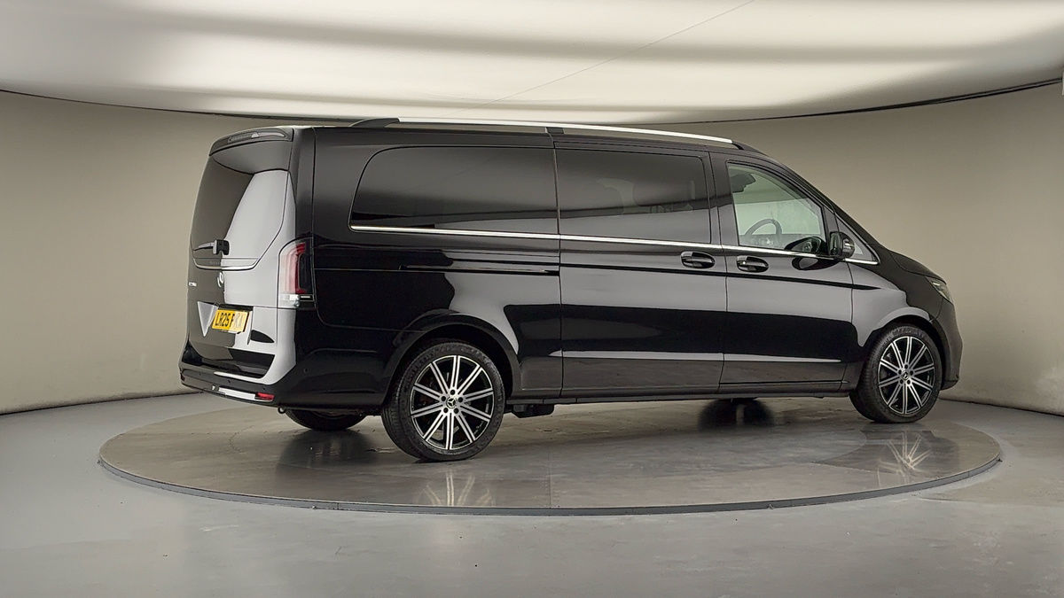 Used Mercedes-Benz V-Class 2025 for sale - 76304647: Photo 40