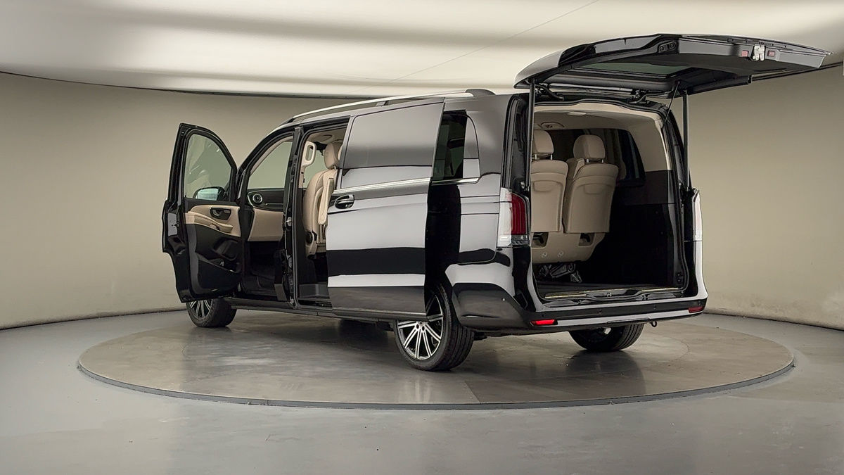 Used Mercedes-Benz V-Class 2025 for sale - 76304647: Photo 45