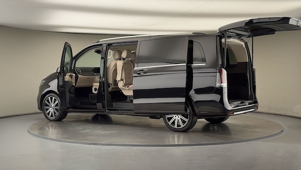 Used Mercedes-Benz V-Class 2025 for sale - 76304647: Photo 47