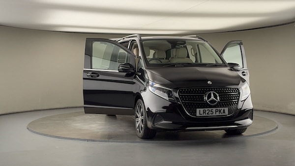 Used Mercedes-Benz V-Class 2025 for sale - 76304647: Photo 54