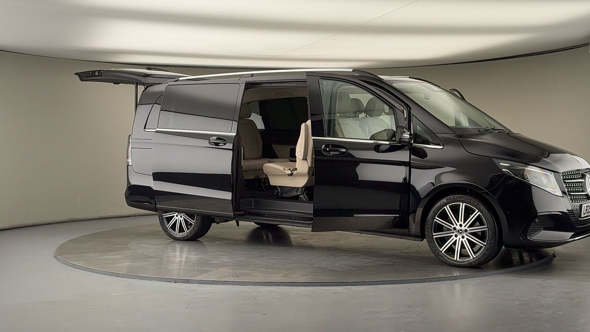 Used Mercedes-Benz V-Class 2025 for sale - 76304647: Photo 56