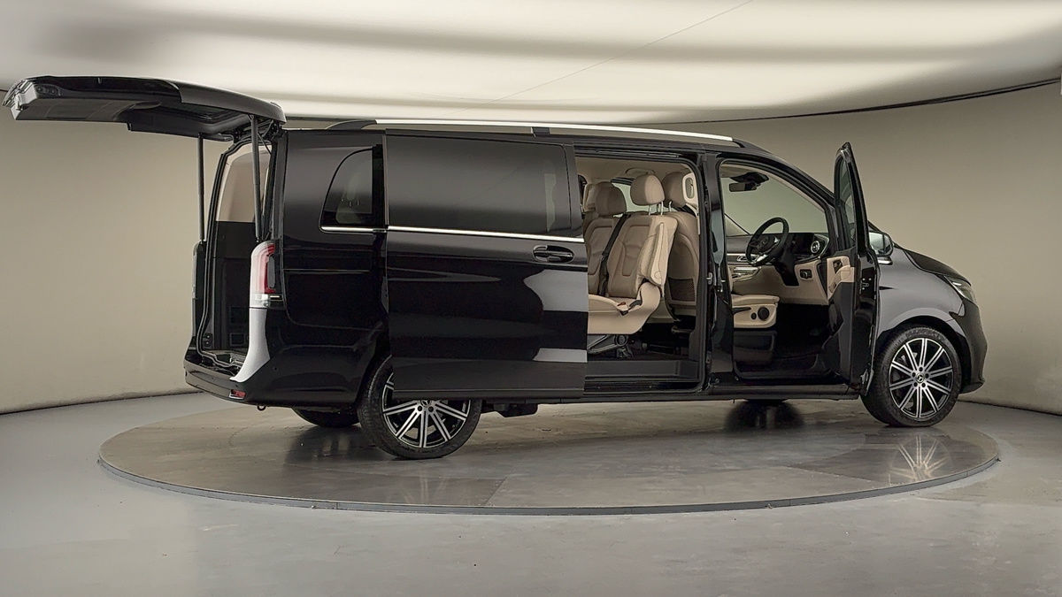 Used Mercedes-Benz V-Class 2025 for sale - 76304647: Photo 59