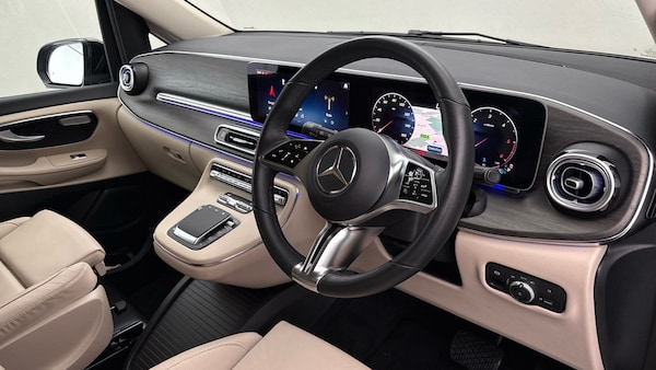 Used Mercedes-Benz V-Class 2025 for sale - 76304647: Photo 5
