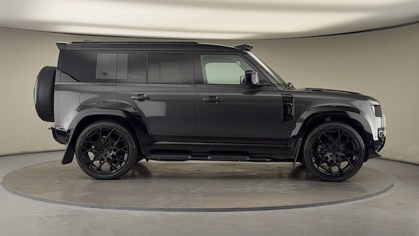 Used Land Rover Defender 110 2024 for sale - 76040279: Photo 16