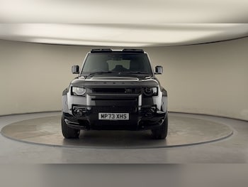 Used Land Rover Defender 110 2024 for sale - 76040279: Photo