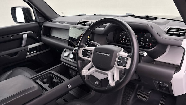 Used Land Rover Defender 110 2024 for sale - 76040279: Photo 5