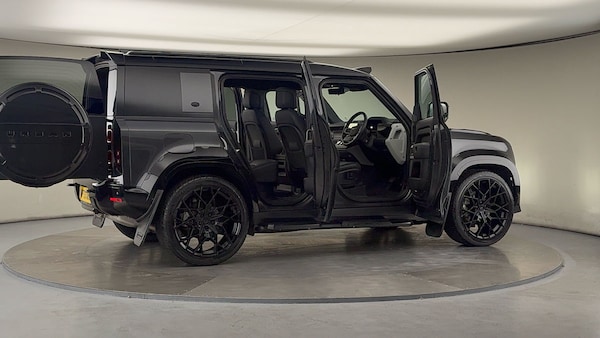 Used Land Rover Defender 110 2024 for sale - 76040279: Photo 64