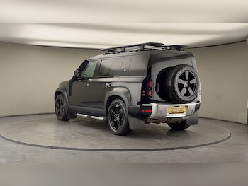 Used Land Rover Defender 110 2022 for sale - 77548020: Photo