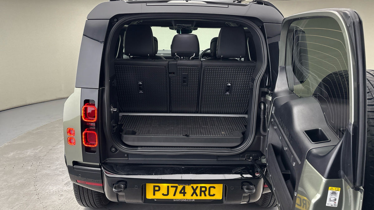 Used Land Rover Defender 90 2024 for sale - 77395051: Photo 11
