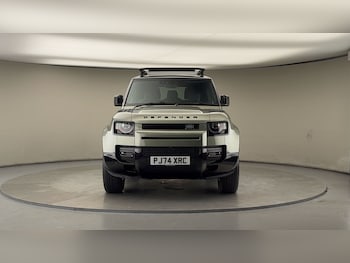 Used Land Rover Defender 90 2024 for sale - 77395051: Photo