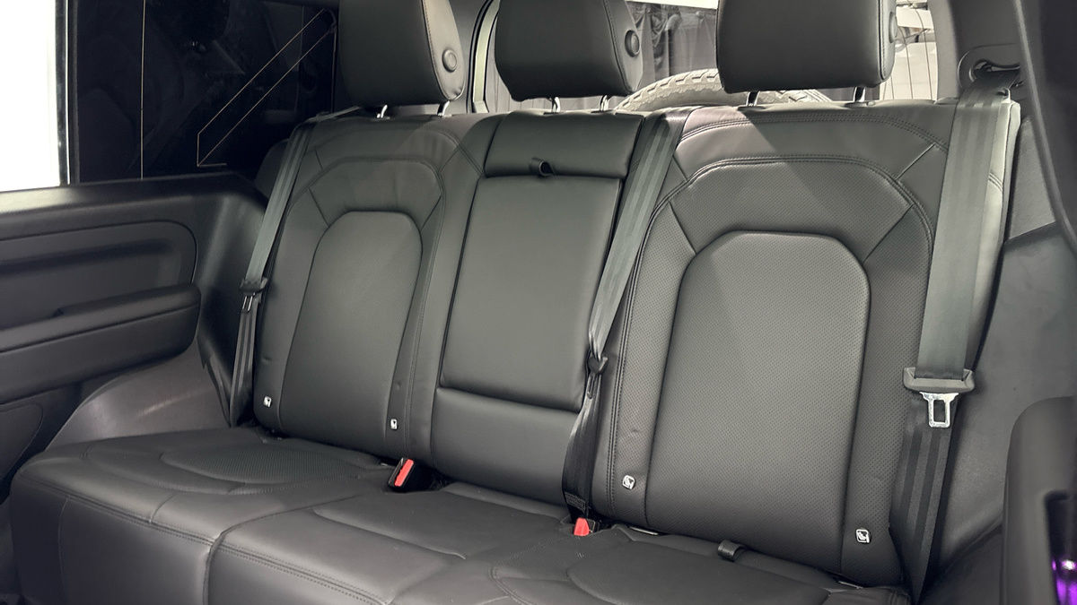 Used Land Rover Defender 90 2024 for sale - 77395051: Photo 8