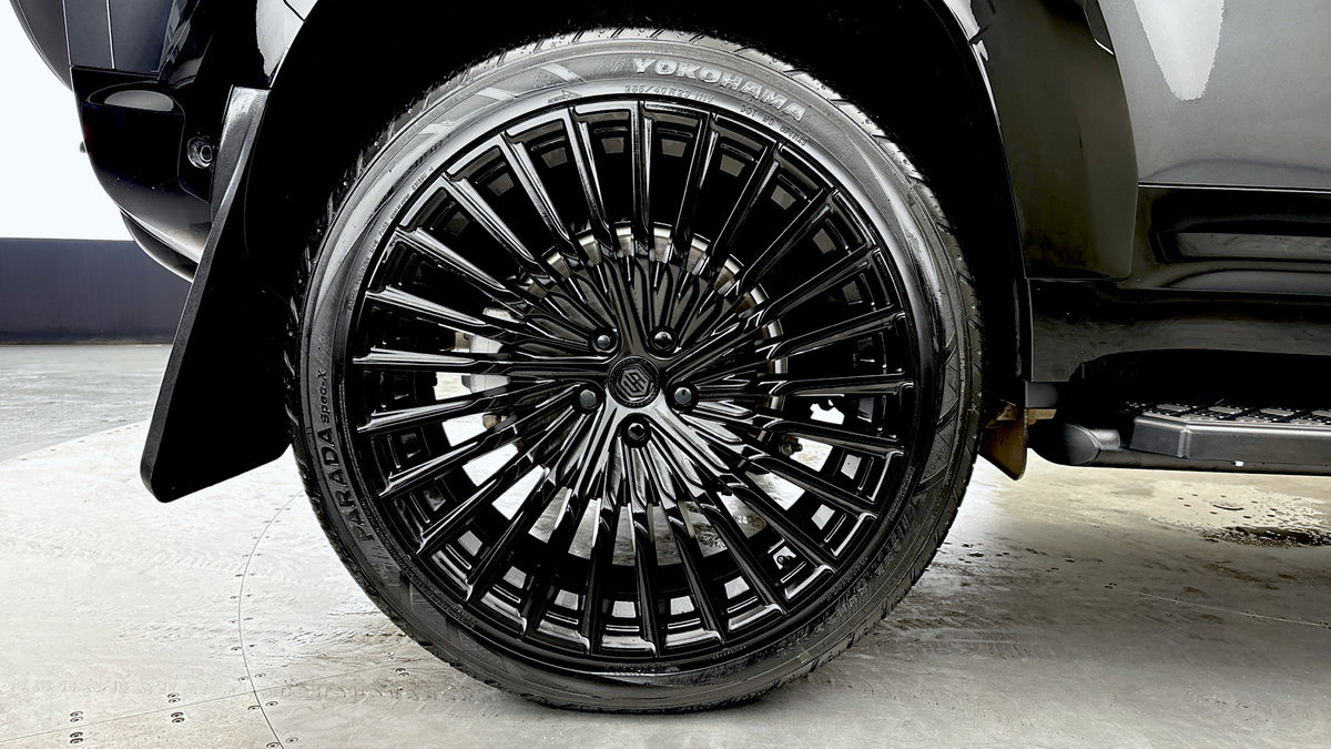 Used Land Rover Defender 110 2025 for sale - 76570843: Photo 10