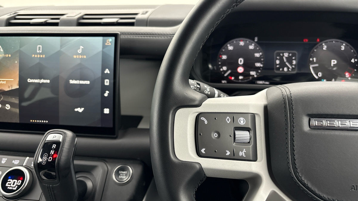 Used Land Rover Defender 110 2025 for sale - 76570843: Photo 13