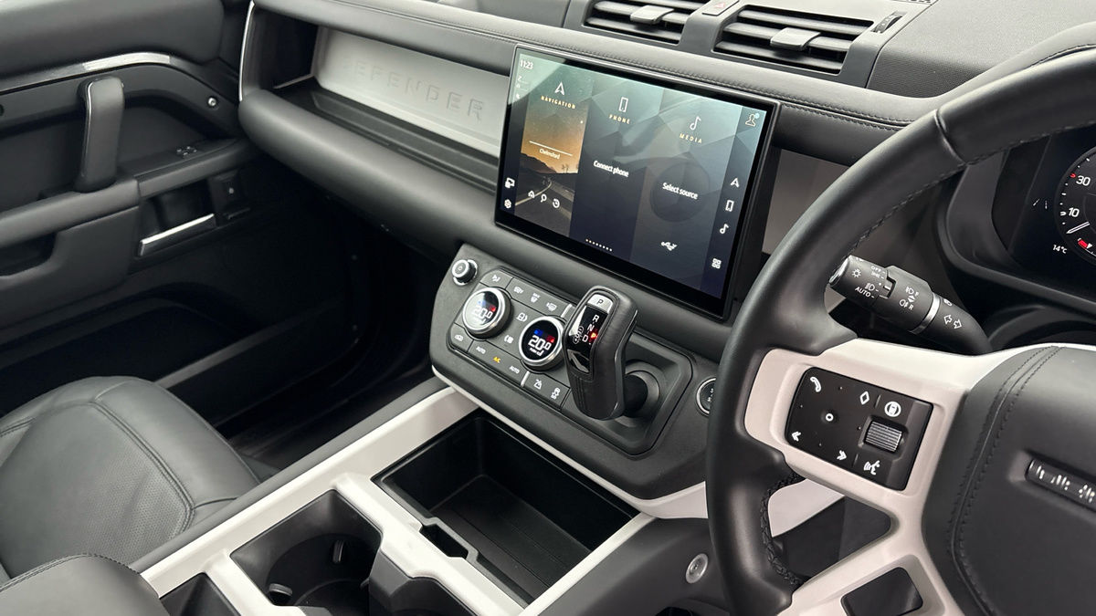 Used Land Rover Defender 110 2025 for sale - 76570843: Photo 18