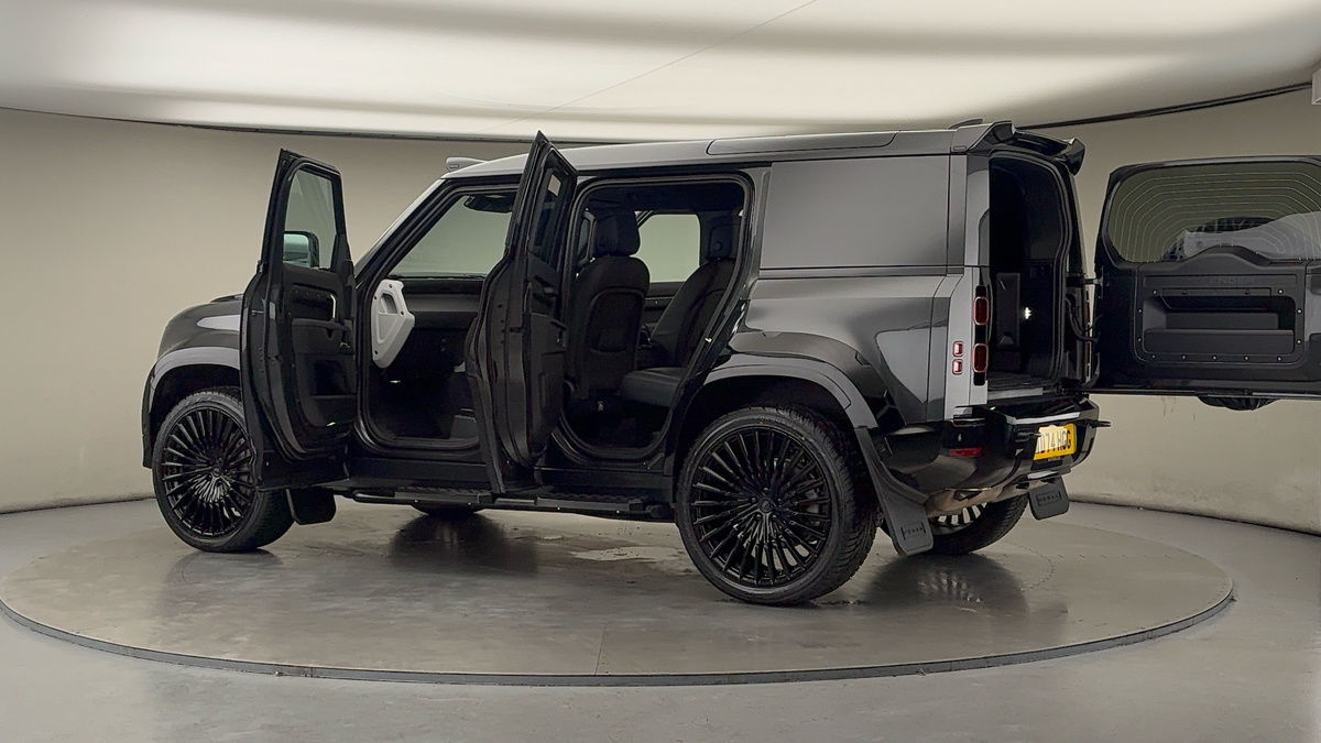 Used Land Rover Defender 110 2025 for sale - 76570843: Photo 51