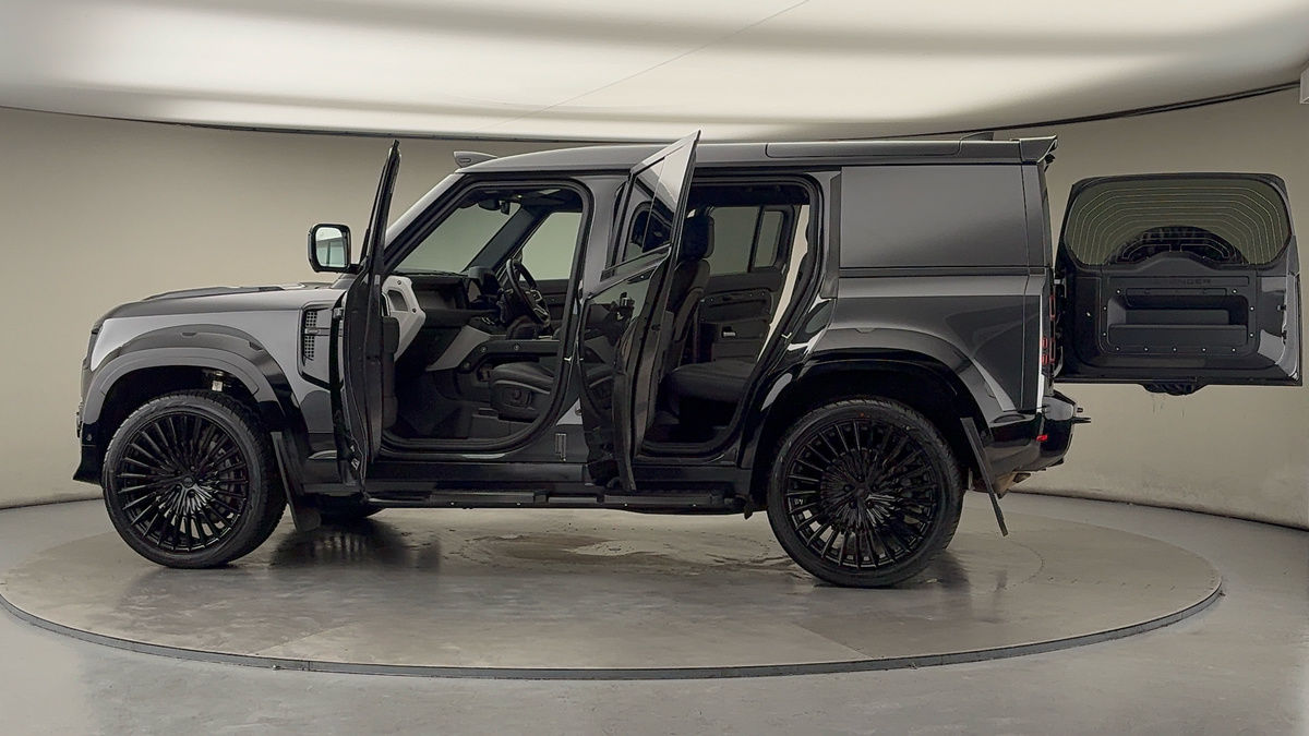 Used Land Rover Defender 110 2025 for sale - 76570843: Photo 52