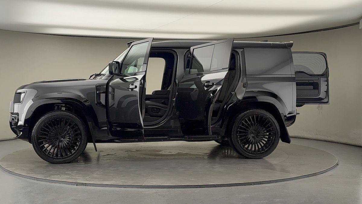 Used Land Rover Defender 110 2025 for sale - 76570843: Photo 53