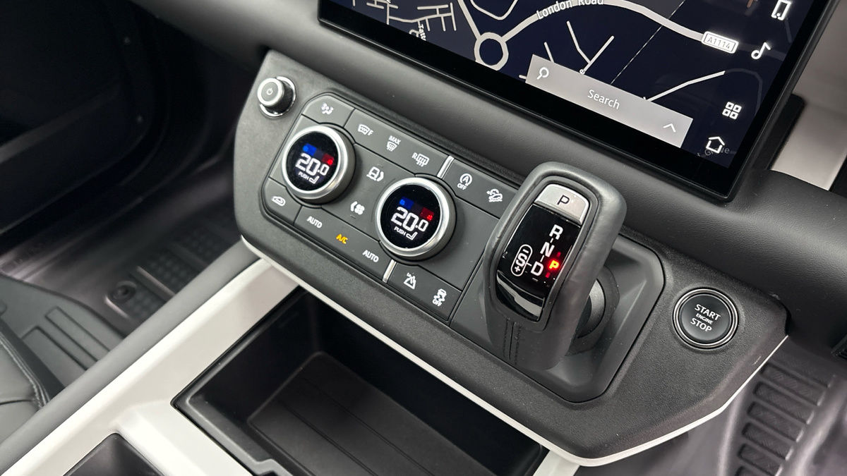 Used Land Rover Defender 110 2025 for sale - 76570843: Photo 6