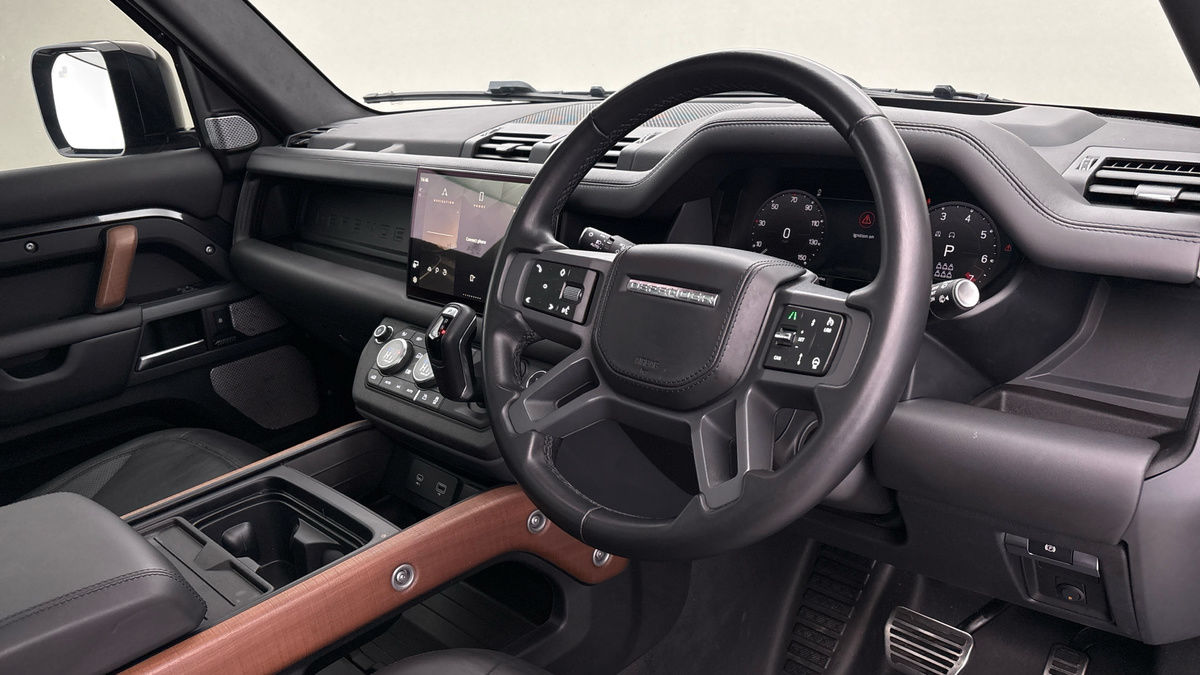 Used Land Rover Defender 130 2022 for sale - 77668178: Photo 5