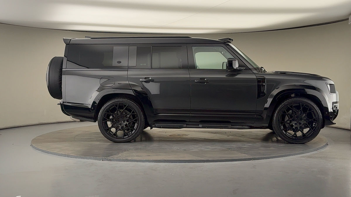 Used Land Rover Defender 130 2023 for sale - 76081594: Photo 16