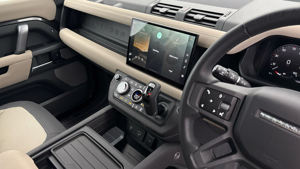 Used Land Rover Defender 130 2023 for sale - 76081594: Photo 18