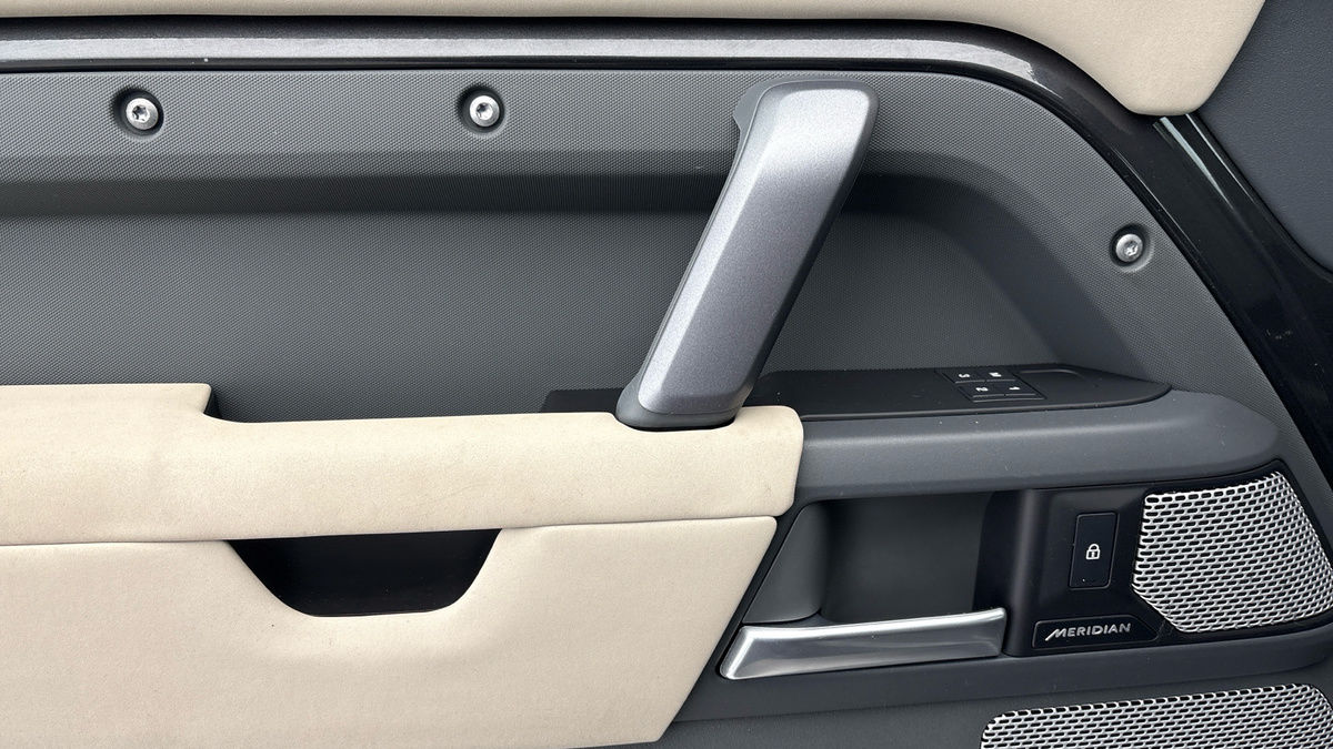 Used Land Rover Defender 130 2023 for sale - 76081594: Photo 19