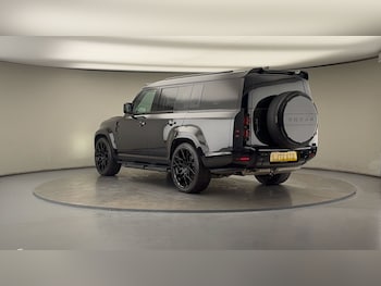 Used Land Rover Defender 130 2023 for sale - 76081594: Photo