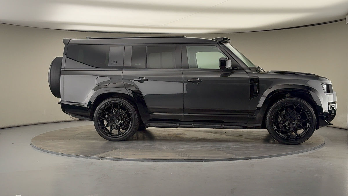 Used Land Rover Defender 130 2023 for sale - 76081594: Photo 43