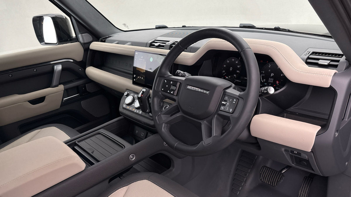 Used Land Rover Defender 130 2023 for sale - 76081594: Photo 5