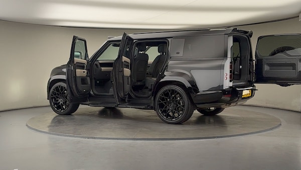 Used Land Rover Defender 130 2023 for sale - 76081594: Photo 52