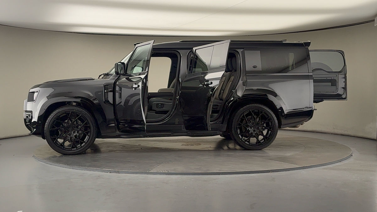 Used Land Rover Defender 130 2023 for sale - 76081594: Photo 54