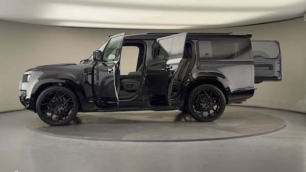 Used Land Rover Defender 130 2023 for sale - 76081594: Photo 54